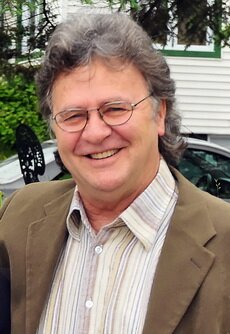 Guy Dub�, directeur