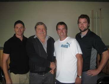 Nicolas Lessard (directeur g�n�ral), Claude Marcoux (Bar La Tour), Pierre Pouliot (entra�neur) et Denis Fecteau (responsable des op�rations).